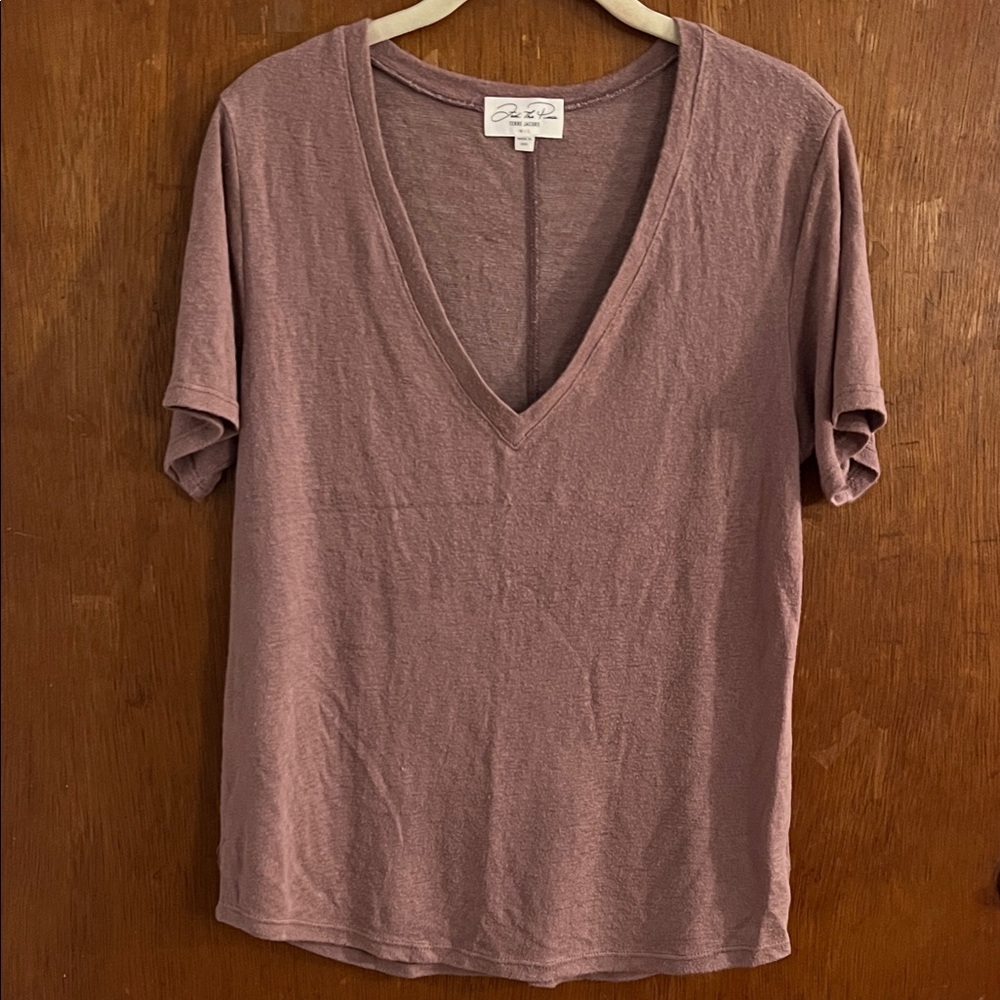 Feel The Piece Dusty Rose V-Neck Tee
